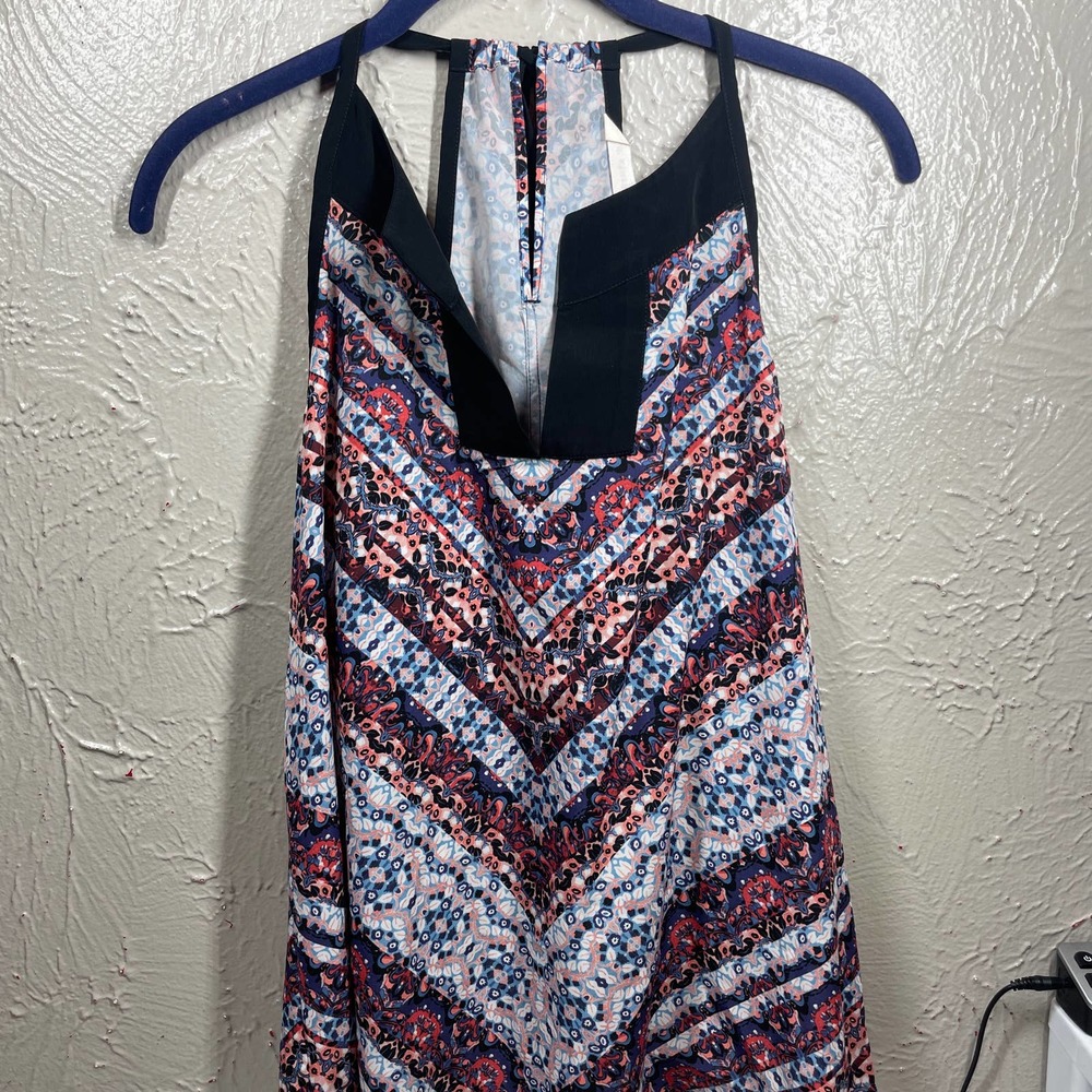 Athleta Blue V Neck Adjustable Strap Chevron Dunes Halter Tank Top Womens Medium